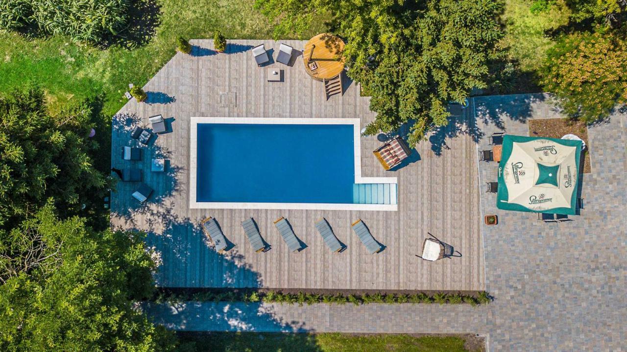 Herczeg Udvarhaz Poroszlo Exterior photo